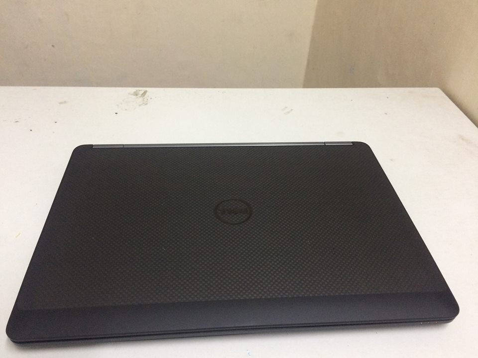 HP 840 G2..I7 5600..FUH....DELL 7240 I5 4300..DELL E7470 I7 6600...HP Folio..9480..I5 4310..SSD 256G - 12