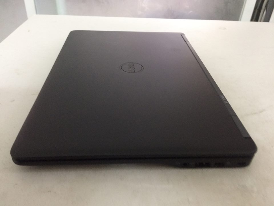 DELL E5270..I5 6300..8G....DELL E7250..I7 5600 256G..DELL XPS 12 I5 4200..8G..DELL 7548..I7 5500..8G