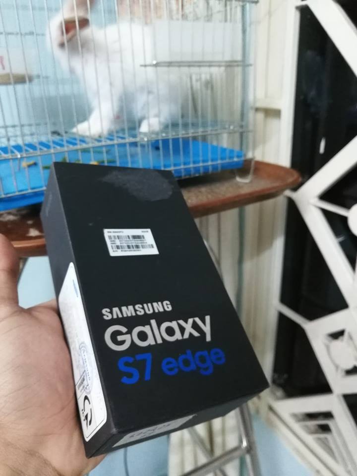Samsung Galaxy S7 Edge Blue Coral....
