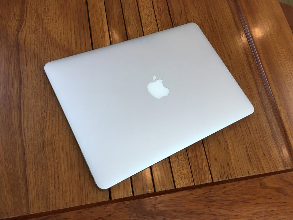 MACBOOK AIR MID 2012 1.