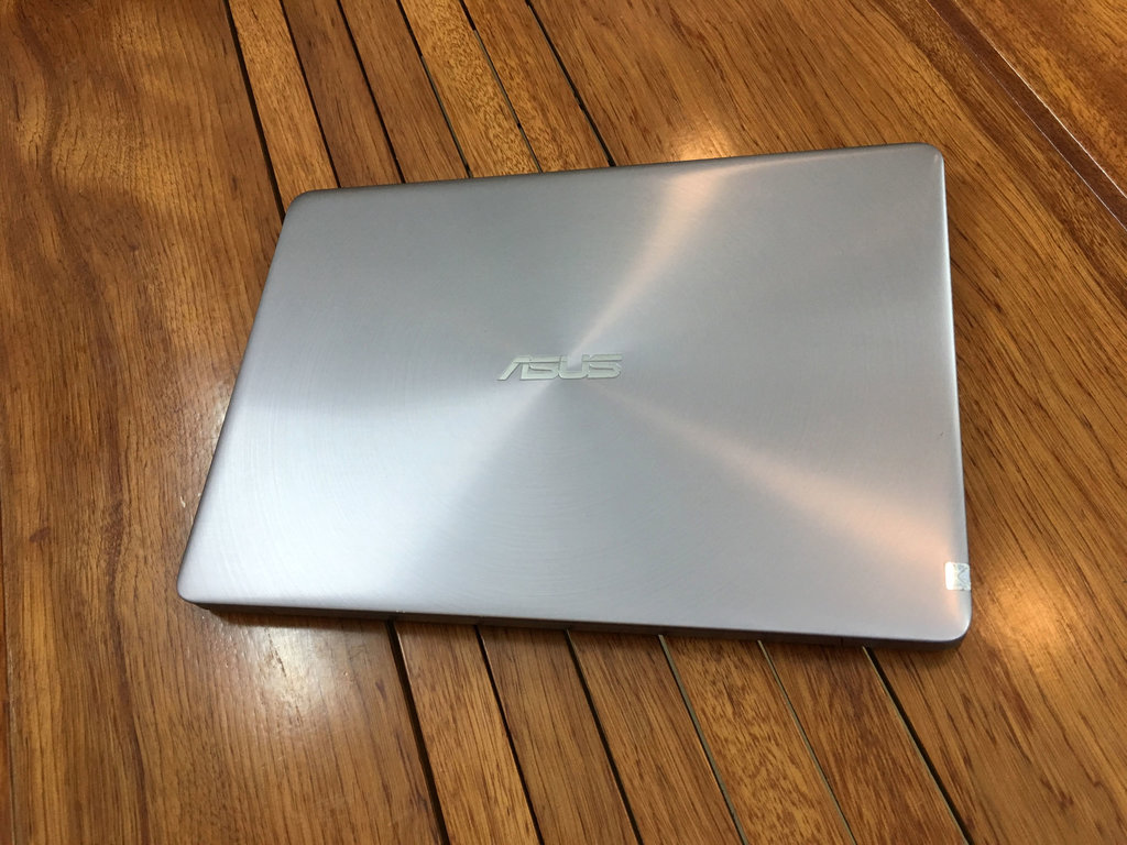 ASUS ZENBOOK UX410UA 1.