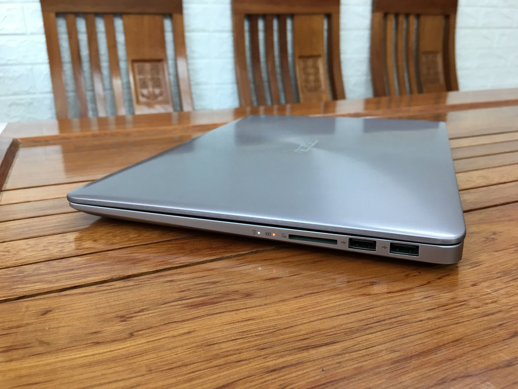 ASUS ZENBOOK UX410UA 7.