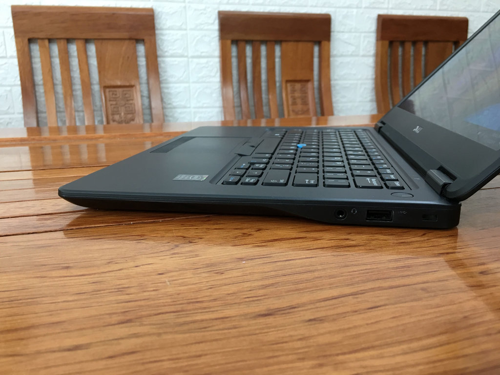 DELL LATITUDE E7450 7.