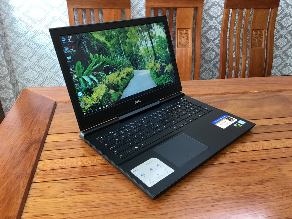 DELL INSPIRON 7566 9.