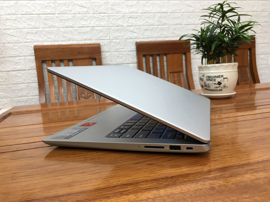 LENOVO IDEAPAD 330S-14IKB 4.