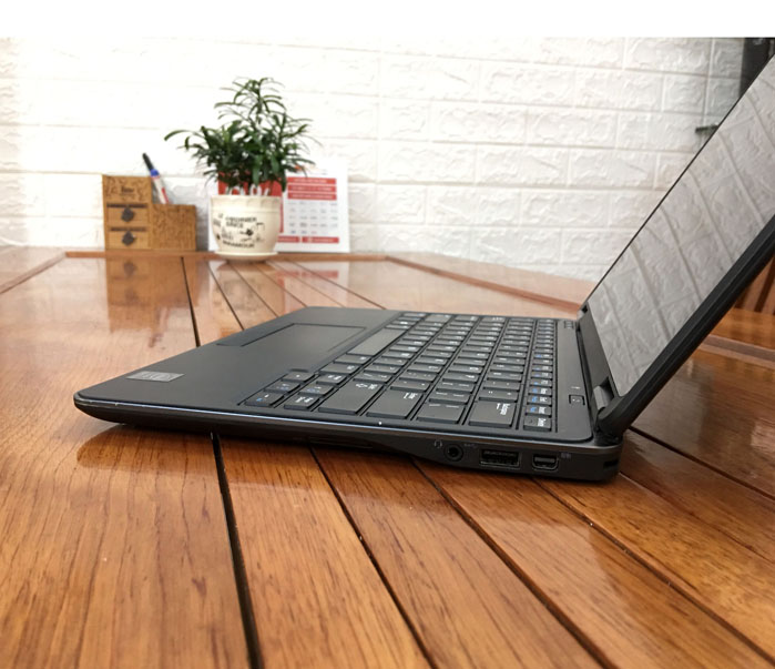 DELL LATITUDE E7240 I7 4600 TOUCH 6.