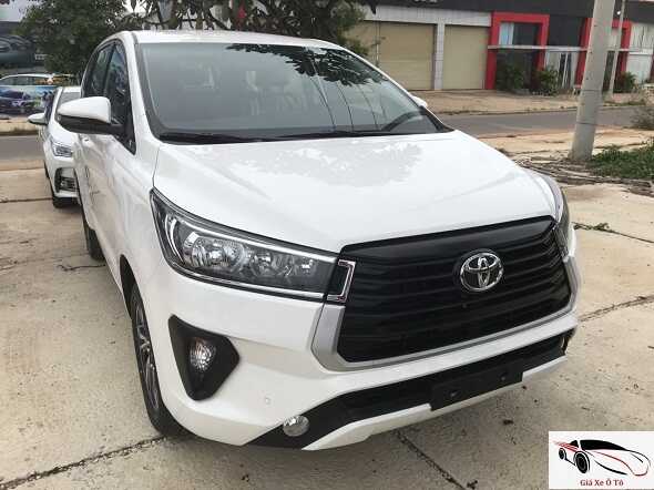 Gia-xe-toyota-innova.