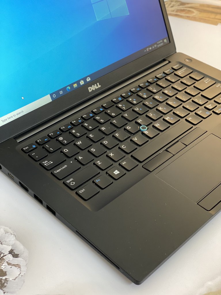 Dell Latitude E7480.